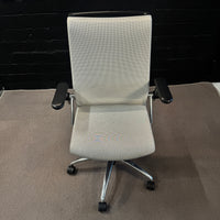 Smart Office Set: Assmann Tisch & Rollcontainer + König + Neurath Stuhl (Lichtgrau)
