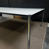 USM Haller Konferenztisch / Besprechungstisch – Weiß – 250 × 150 cm – Chrom