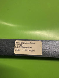 Plastik Besucherstuhl