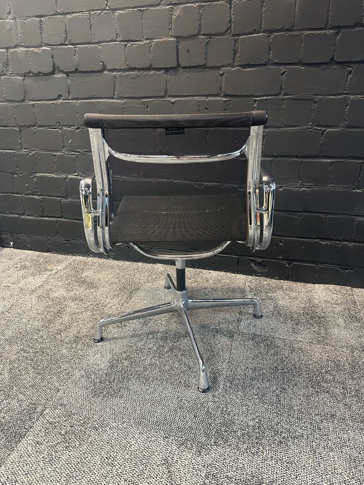 Alu Chair EA 108 Netz Schwarz