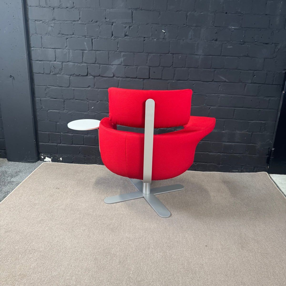 Drabert Hotspot Design Loungesessel – Rot | Kopfstütze & Ablage | code.2.design