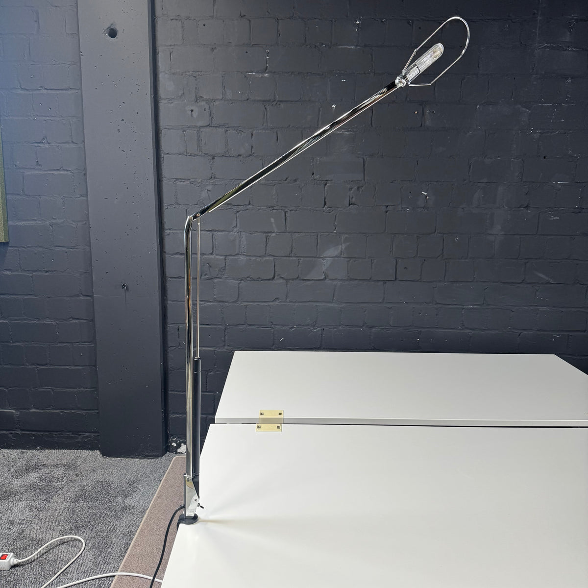 BELUX Designer Tischleuchte mit Tischklemme – Chrom – flexibel verstellbar – bis 120 cm