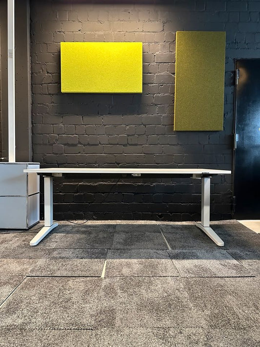 Ology E-Schreibtisch, 180×80 cm, Weiß
