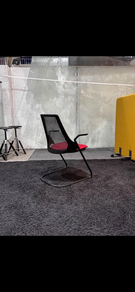 Herman Miller Sayl Freischwinger schwarz rot - Klassiker 18x