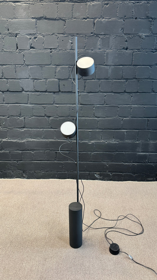 Muuto Post Stehleuchte gebraucht | Green Office Rhein-Main