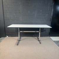 USM Kitos Schreibtisch 175 × 75 cm – Weiß / Chrom