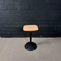 Steelcase B-Free Sit Stehhilfe, höhenverstellbar, Apricot