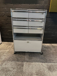 Sideboard Mattsilber auf Rollen, Klappe + 6 Schubladen, 75×114 cm