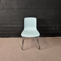 Vitra HAL Tube Designstuhl, Eisblau