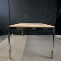 USM Haller Tisch – Klassischer Design-Schreibtisch in Echtholzfurier (Eiche)