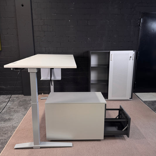König + Neurath Office-Set mit höhenverstellbarer Tisch + Rollcontainer + Sideboard