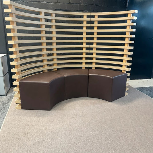 Große Design-Lounge-Sitzbank / Polsterbank mit Holz-Rückwand