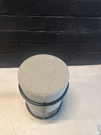 Drop Hocker Hellgrau