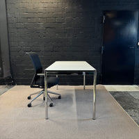 Arbeitsplatz-Paket DESIGN: USM Haller Tisch + Vitra Stuhl