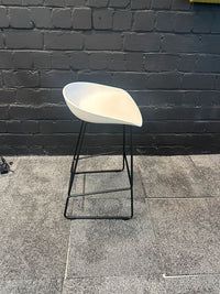 About A Stool AAS 38 Weiß