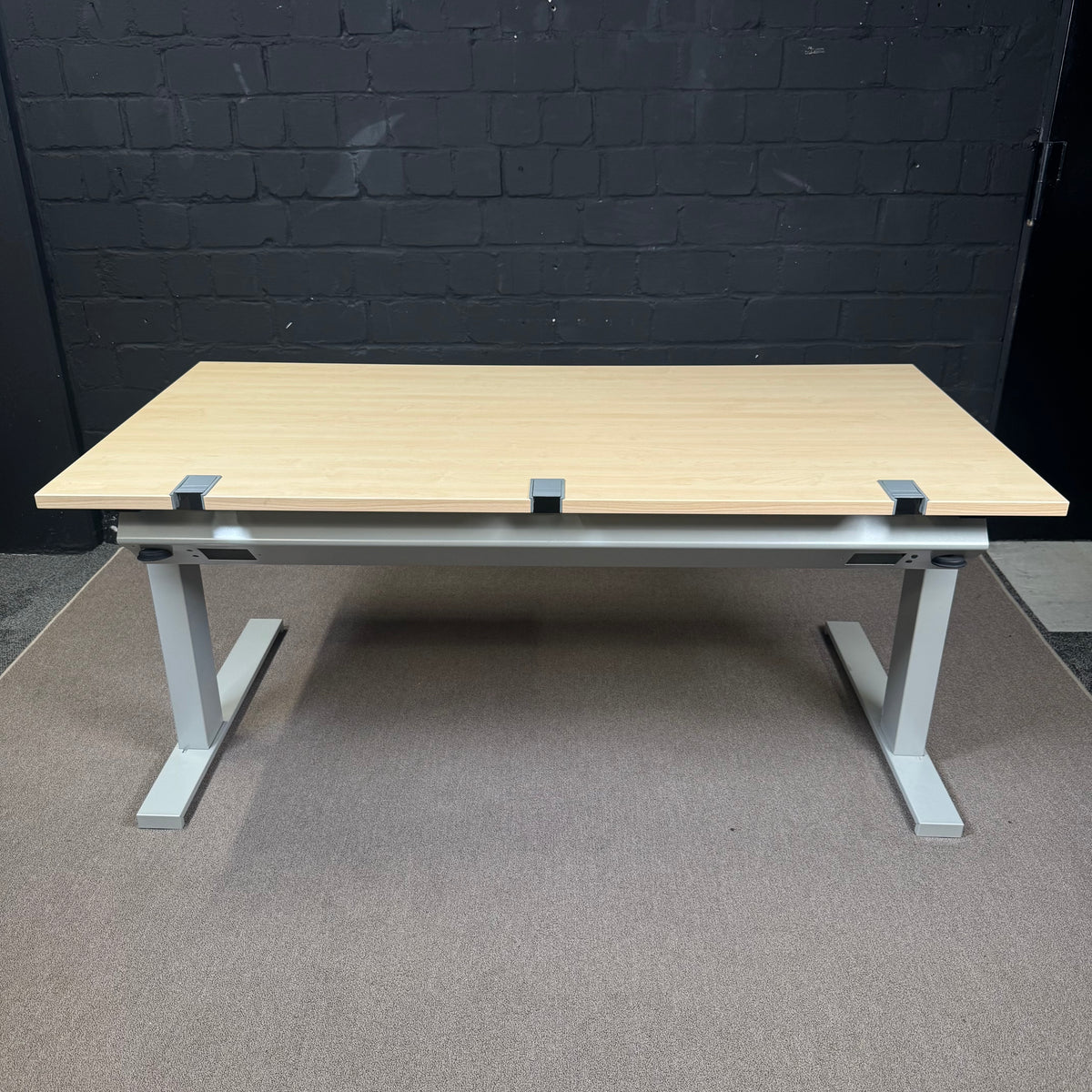 Steelcase Schreibtisch höhenverstellbar 160x80 cm | Gasdruckfeder | Ahorn