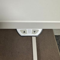 Steelcase elektrisch höhenverstellbarer Schreibtisch 180 x 80 cm – Weiß