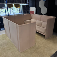 Steelcase Coalesse Lagunitas Doppel-Lounge-System – Zwei verbundene 3-Sitzer mit Akustikwand