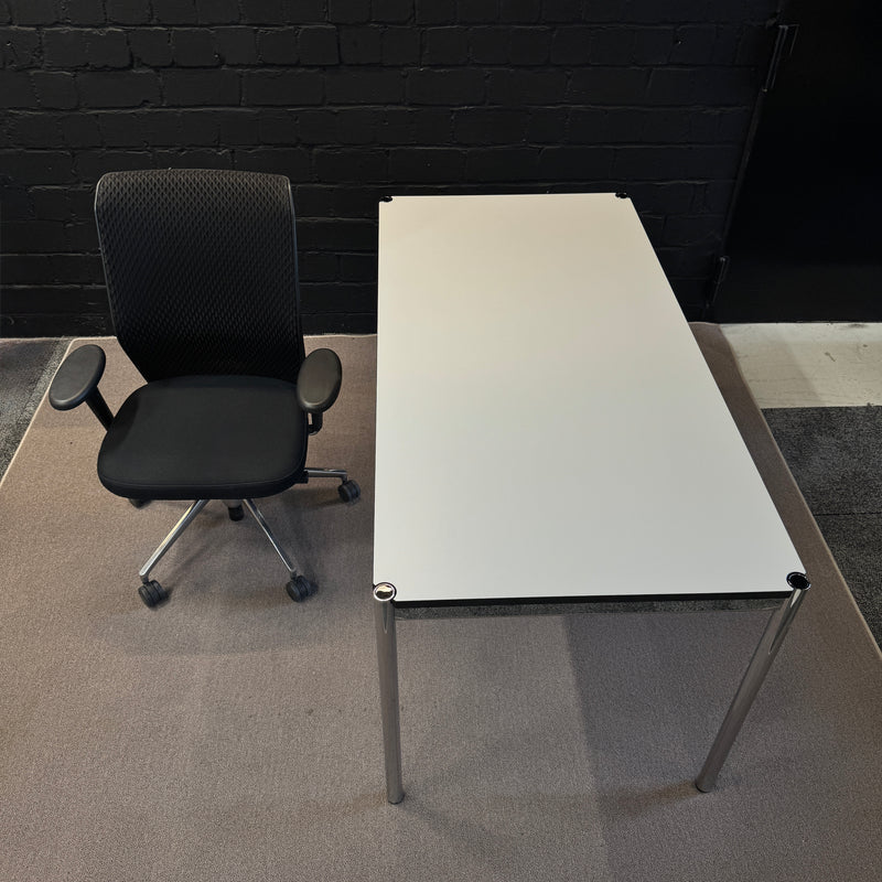 Arbeitsplatz-Paket DESIGN: USM Haller Tisch + Vitra Stuhl