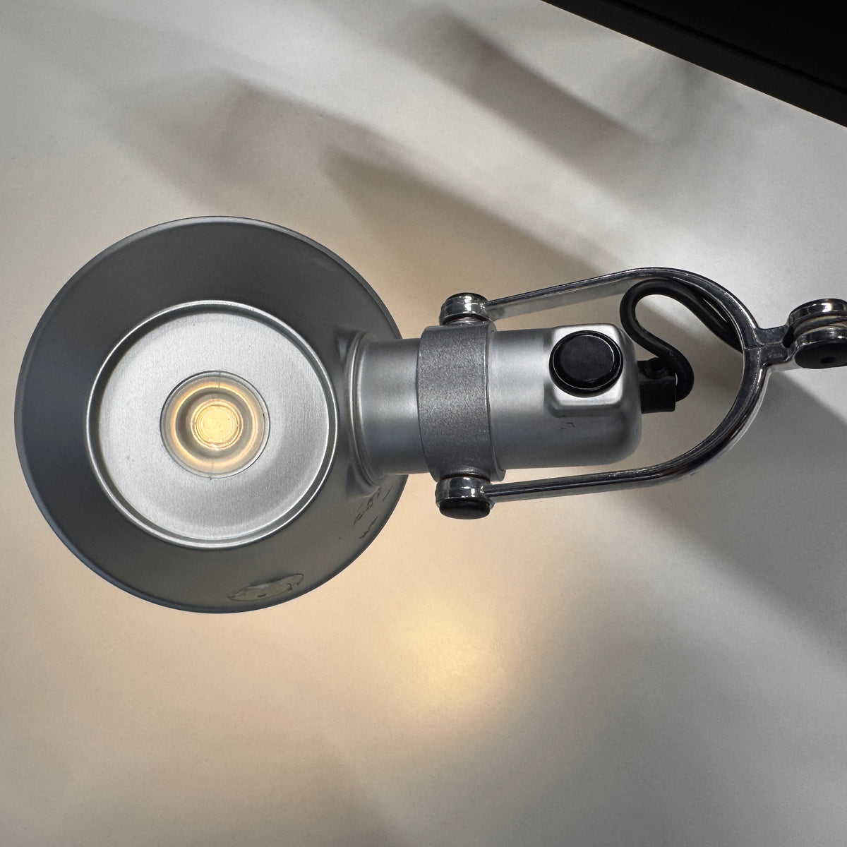 Artemide Tolomeo Tavolo LED- Schreibtischleuchte mit Tischklemme