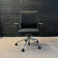 Arbeitsplatz-Paket DESIGN: USM Haller Tisch + Vitra Stuhl