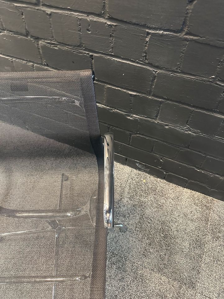 Alu Chair EA 108 Netz Schwarz