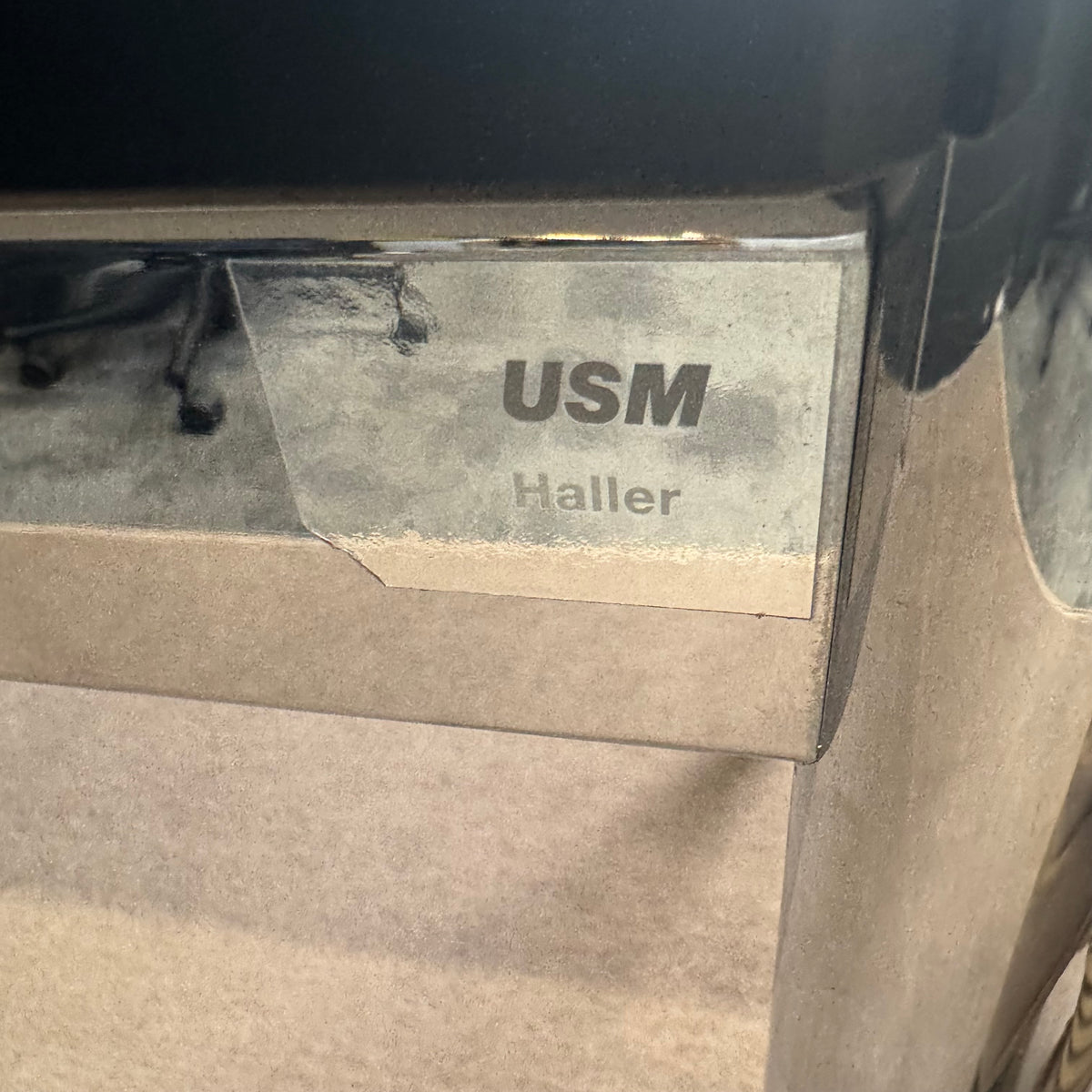 USM Haller Tisch 125 × 75 cm Weiß Chrom – Schreibtisch Bürotisch Designklassiker