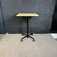 ASSMANN Mobiler Stehtisch – Höhenverstellbar 72–115 cm – Holzoptik – Schwarz – Auf Rollen