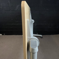 Steelcase FlipTop Twin (160 x 80 x 74 cm) – Mobiler Konferenz- und Schulungstisch in Ahorn