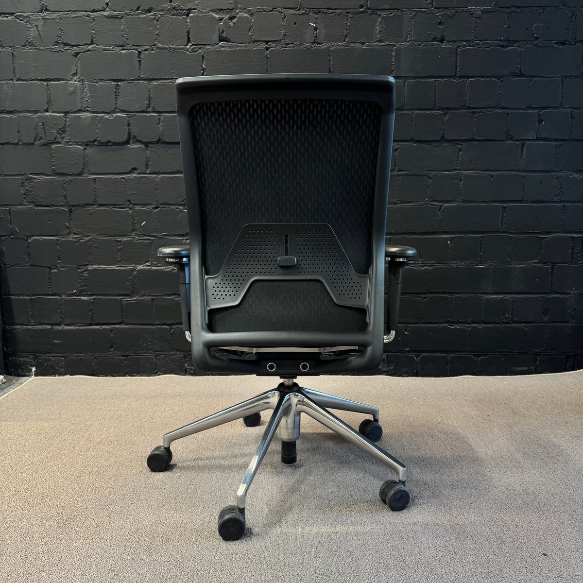 Arbeitsplatz-Paket DESIGN: USM Haller Tisch + Vitra Stuhl