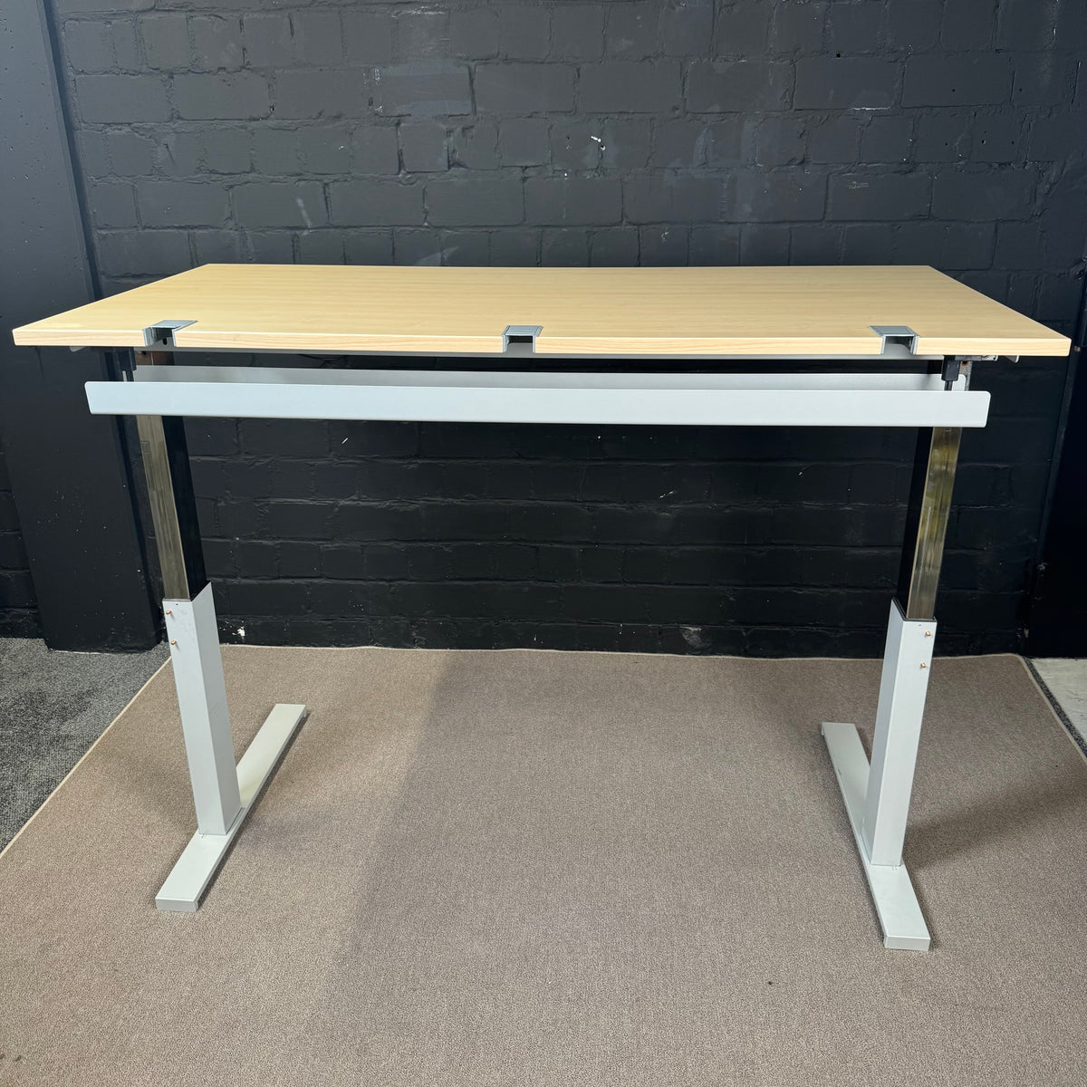 Steelcase Schreibtisch höhenverstellbar 160x80 cm | Gasdruckfeder | Ahorn