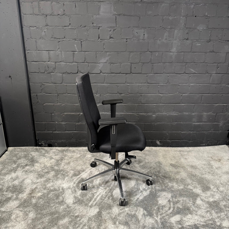 Dauphin ergonomischer Bürodrehstuhl – Schwarz – mit Armlehnen – höhenverstellbar – Aluminium-Fußkreuz