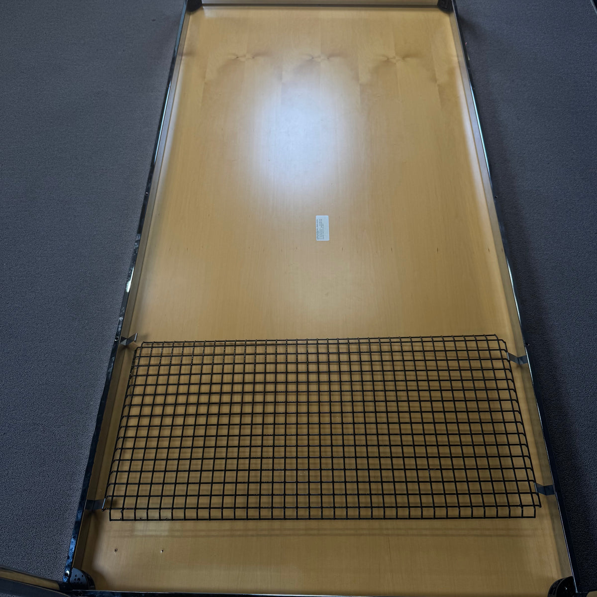 USM Haller Tisch – Klassischer Design-Schreibtisch in Echtholzfurier (Ahorn)