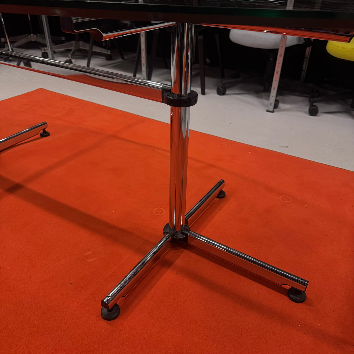 USM Haller Konferenztisch - Transparentes Glas
