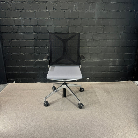 Girsberger Yanos Bürodrehstuhl (Grau / Schwarz / Aluminium)