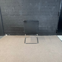 Walter Knoll Freischwinger – Konferenzstuhl aus schwarzem Leder mit Chromgestell