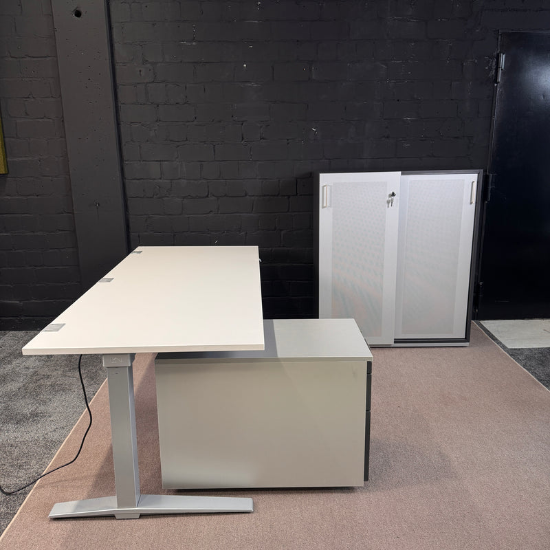 König + Neurath Office-Set mit höhenverstellbarer Tisch + Rollcontainer + Sideboard