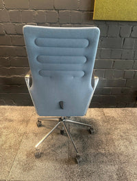 Vitra AC4 Bürodrehstuhl in Blau gebraucht - Ansicht 4