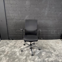Dauphin ergonomischer Bürodrehstuhl – Schwarz – mit Armlehnen – höhenverstellbar – Aluminium-Fußkreuz