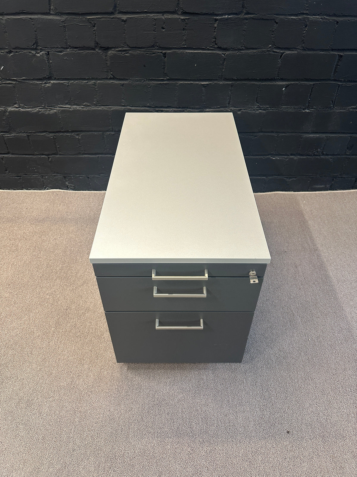 König + Neurath Office-Set mit höhenverstellbarer Tisch + Rollcontainer + Sideboard