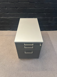 König + Neurath Office-Set mit höhenverstellbarer Tisch + Rollcontainer + Sideboard