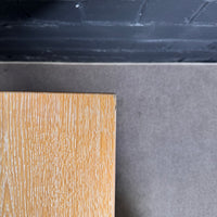 Vitra Eames Contract Table – Quadratischer Design-Tisch mit heller Holzplatte