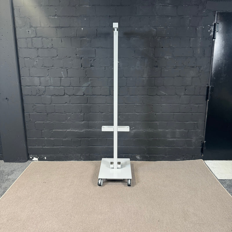 Steelcase Garderobenständer auf Rollen – mobile Büro-Garderobe mit 6 Haken – Weiß