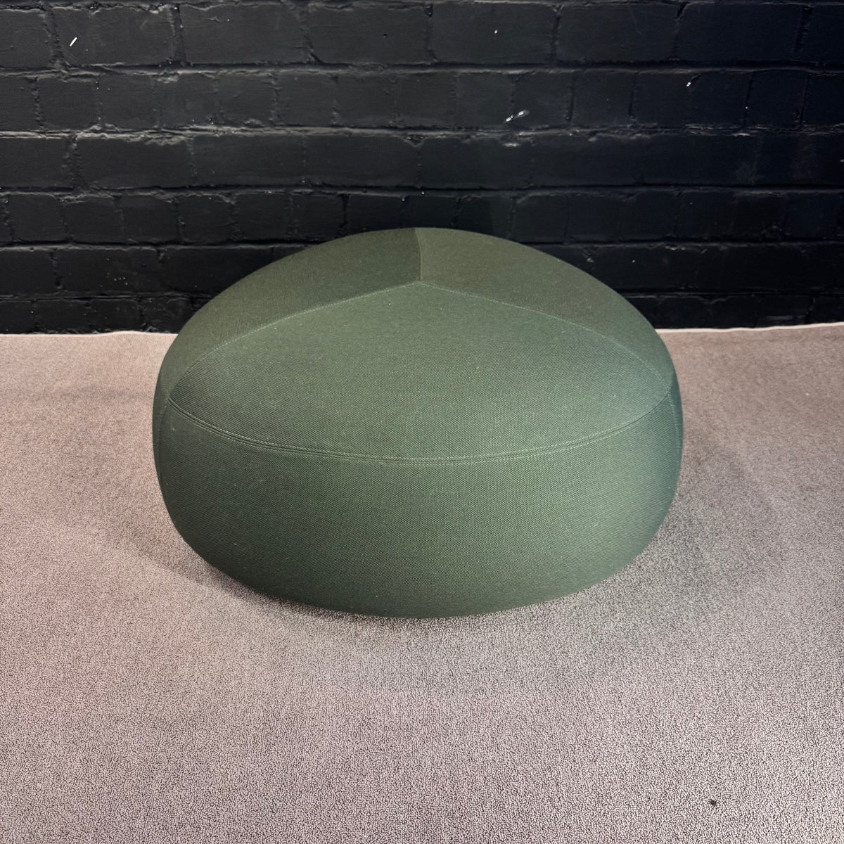 La Palma Sitzhocker, Dunkelgrün/Moosgrün, 60 × 60 × 45 cm