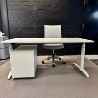Smart Office Set: Assmann Tisch & Rollcontainer + König + Neurath Stuhl (Lichtgrau)