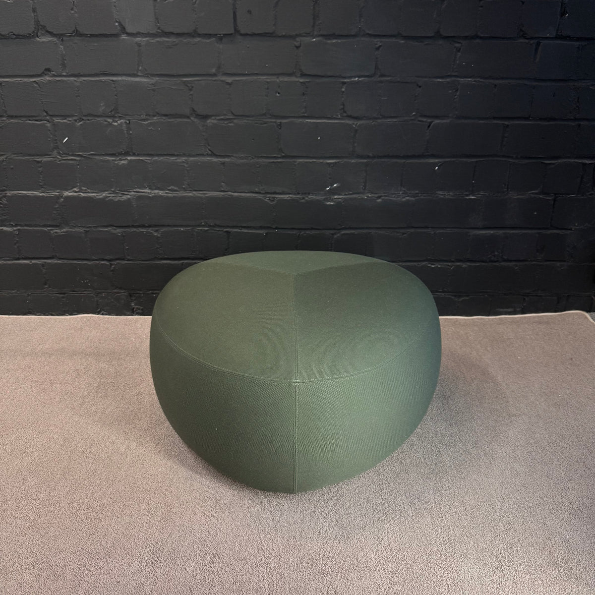 La Palma Sitzhocker, Dunkelgrün/Moosgrün, 60 × 60 × 45 cm