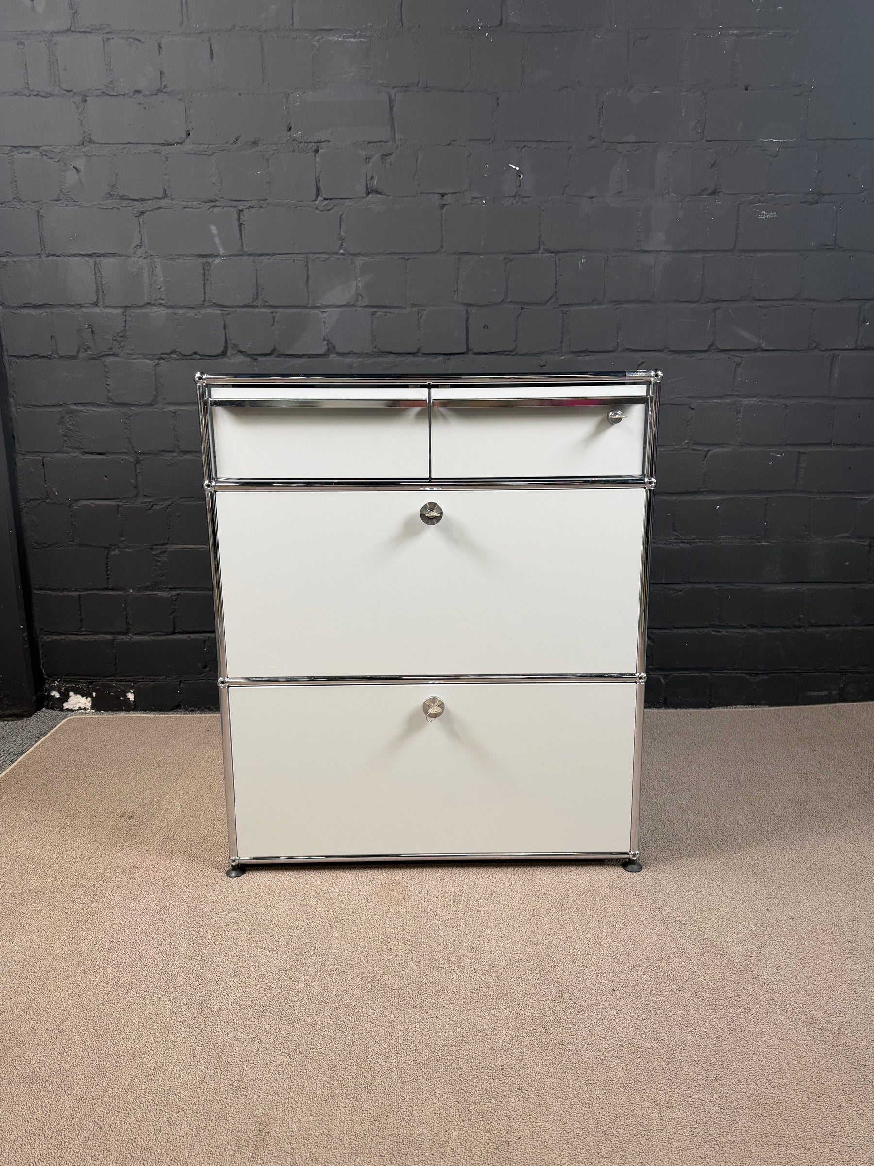 USM Haller Sideboard in Lichtgrau – Zeitloser Designklassiker