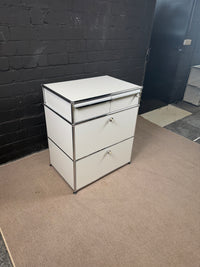 USM Haller Sideboard in Lichtgrau – Zeitloser Designklassiker