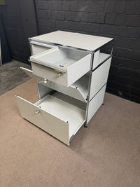 USM Haller Sideboard in Lichtgrau – Zeitloser Designklassiker