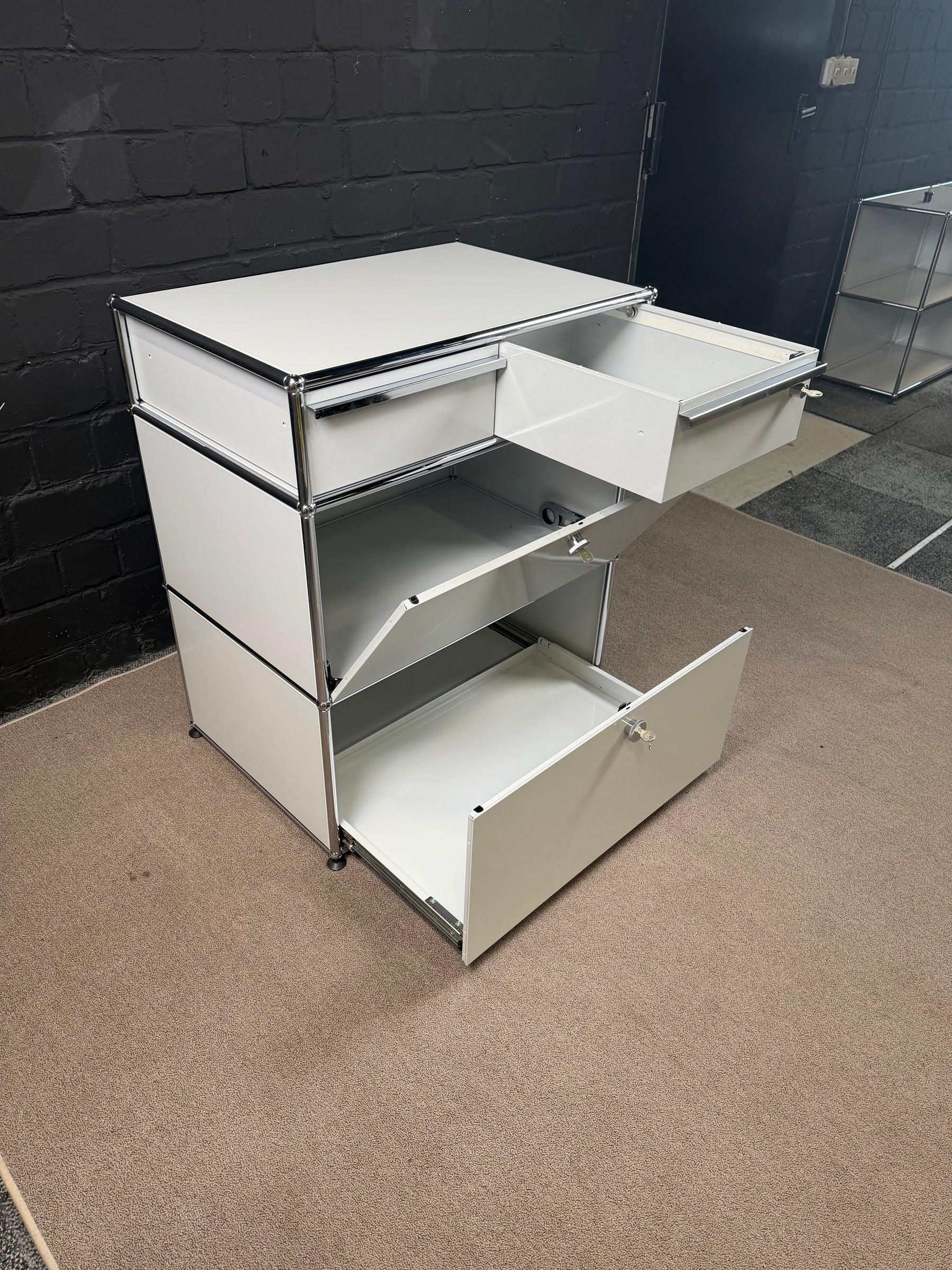 USM Haller Sideboard in Lichtgrau – Zeitloser Designklassiker